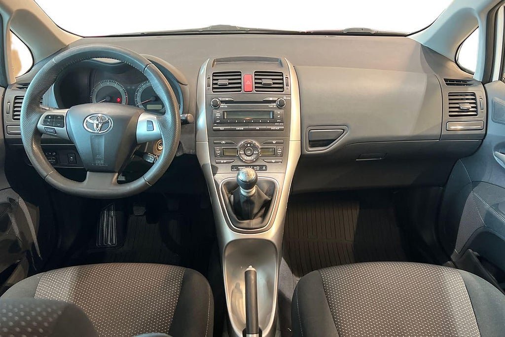 Vehicle Image 10