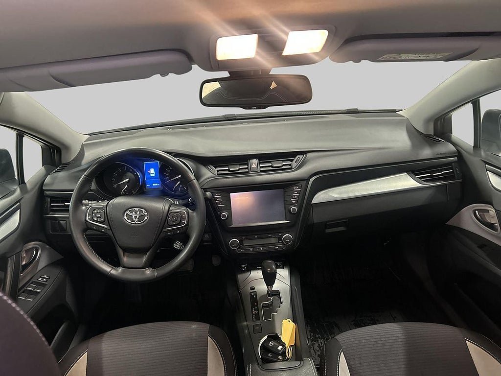 Vehicle Image 12