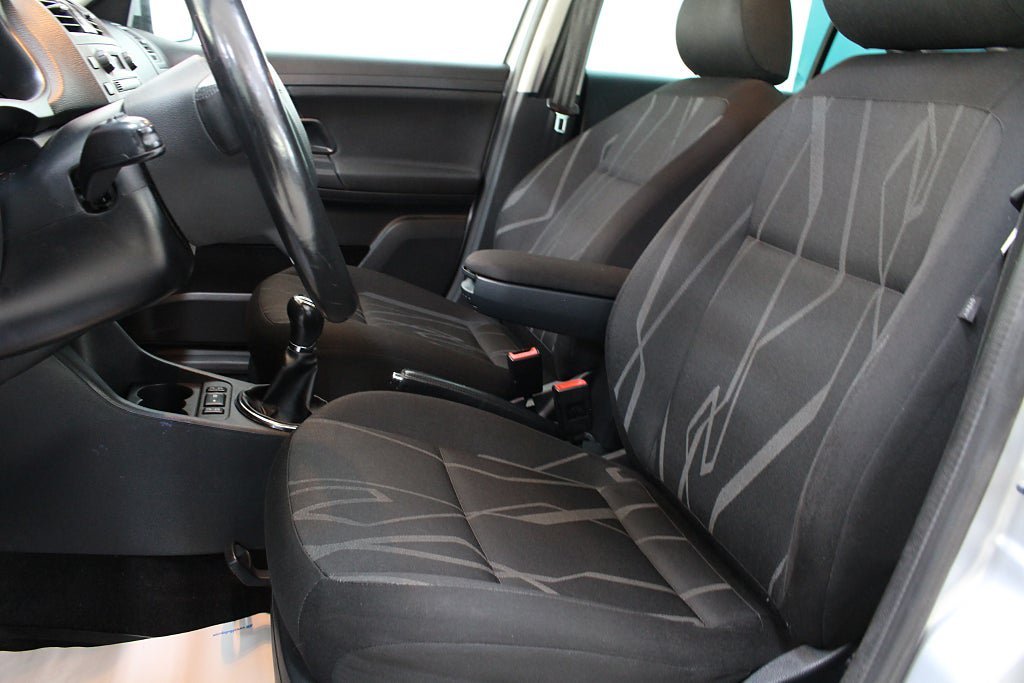 Vehicle Image 12