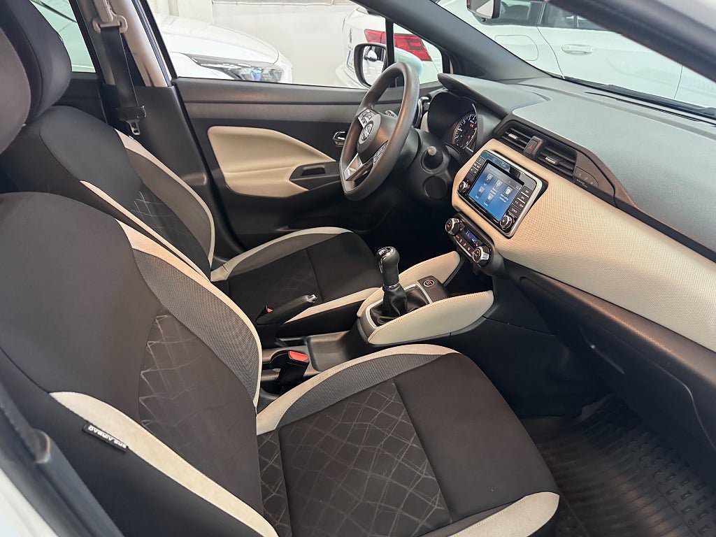 Vehicle Image 17