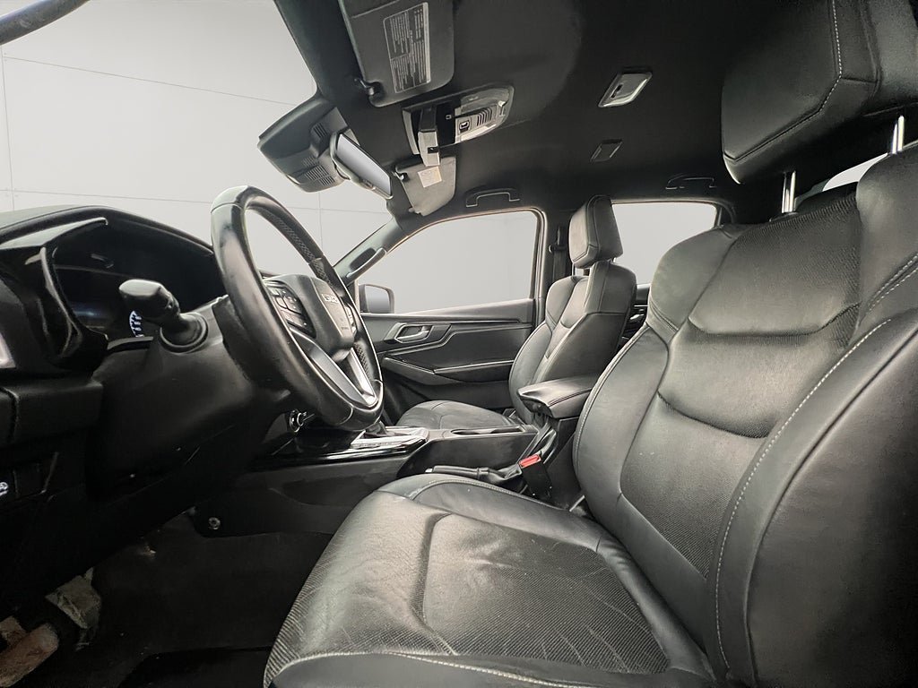 Vehicle Image 15