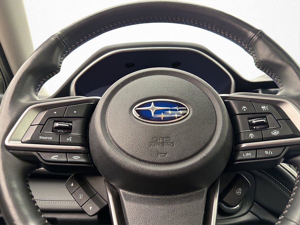Vehicle Image 25