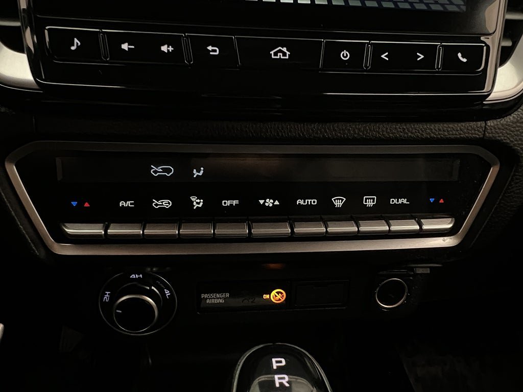 Vehicle Image 23
