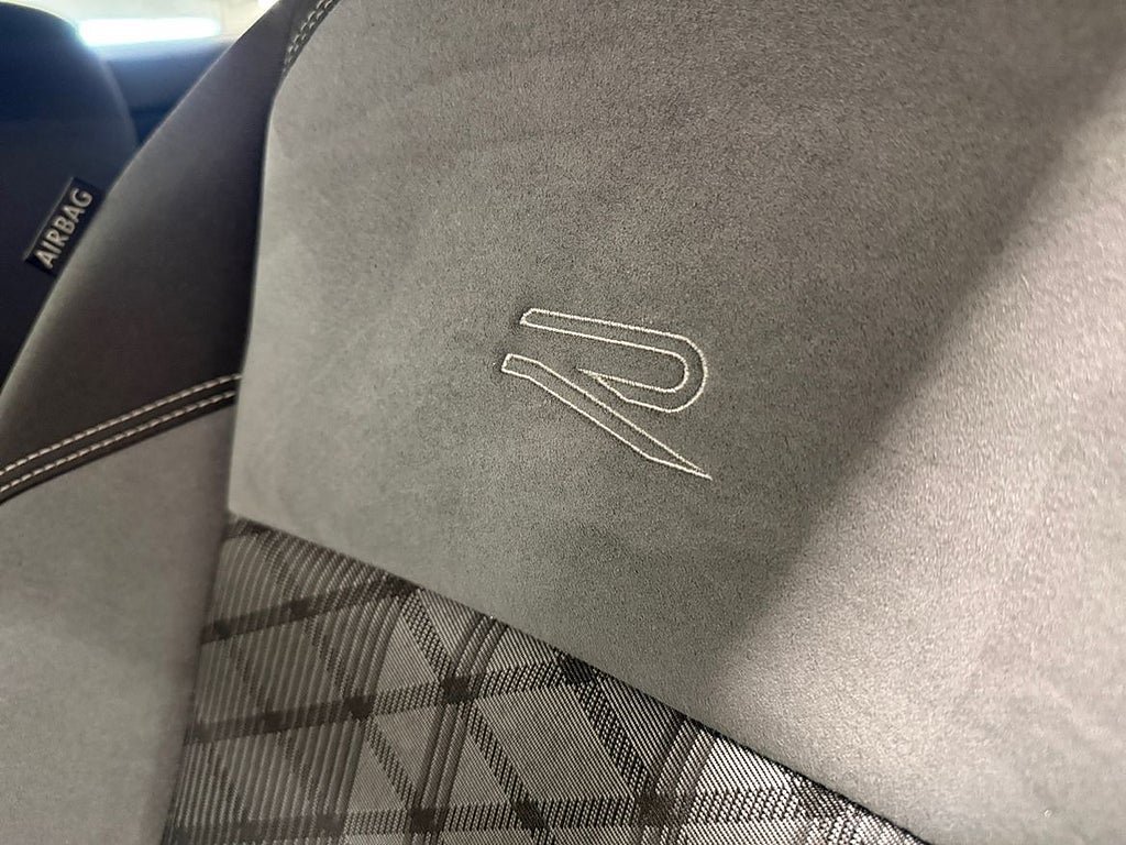 Vehicle Image 22