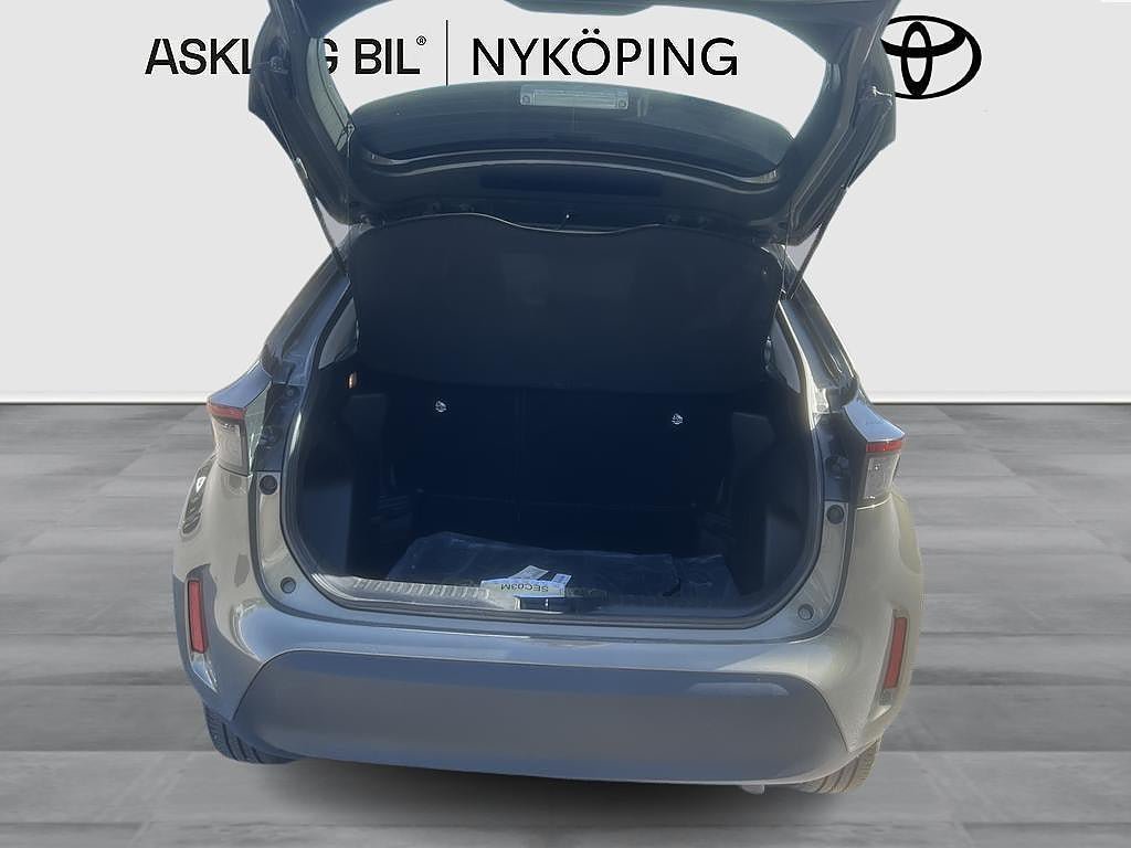Vehicle Image 11