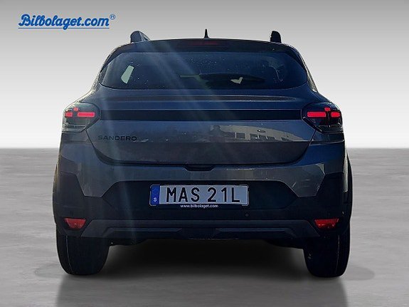 Vehicle Image 6