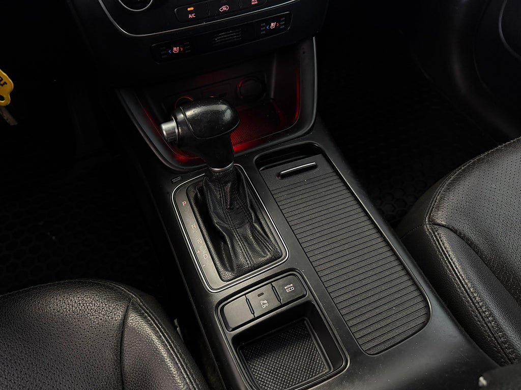 Vehicle Image 21