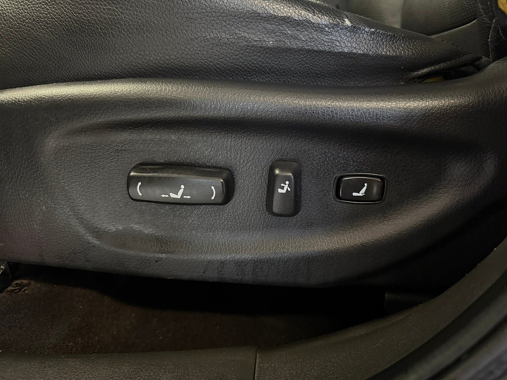 Vehicle Image 23