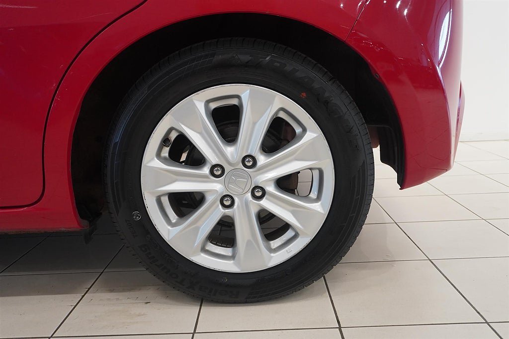 Vehicle Image 7