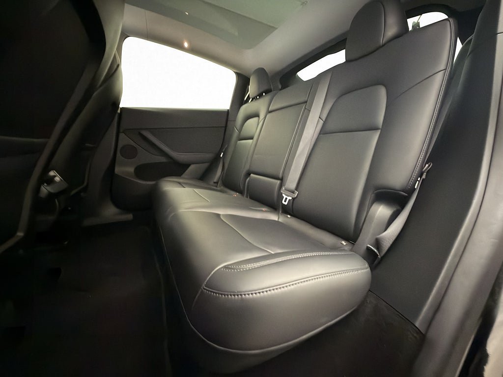 Vehicle Image 37