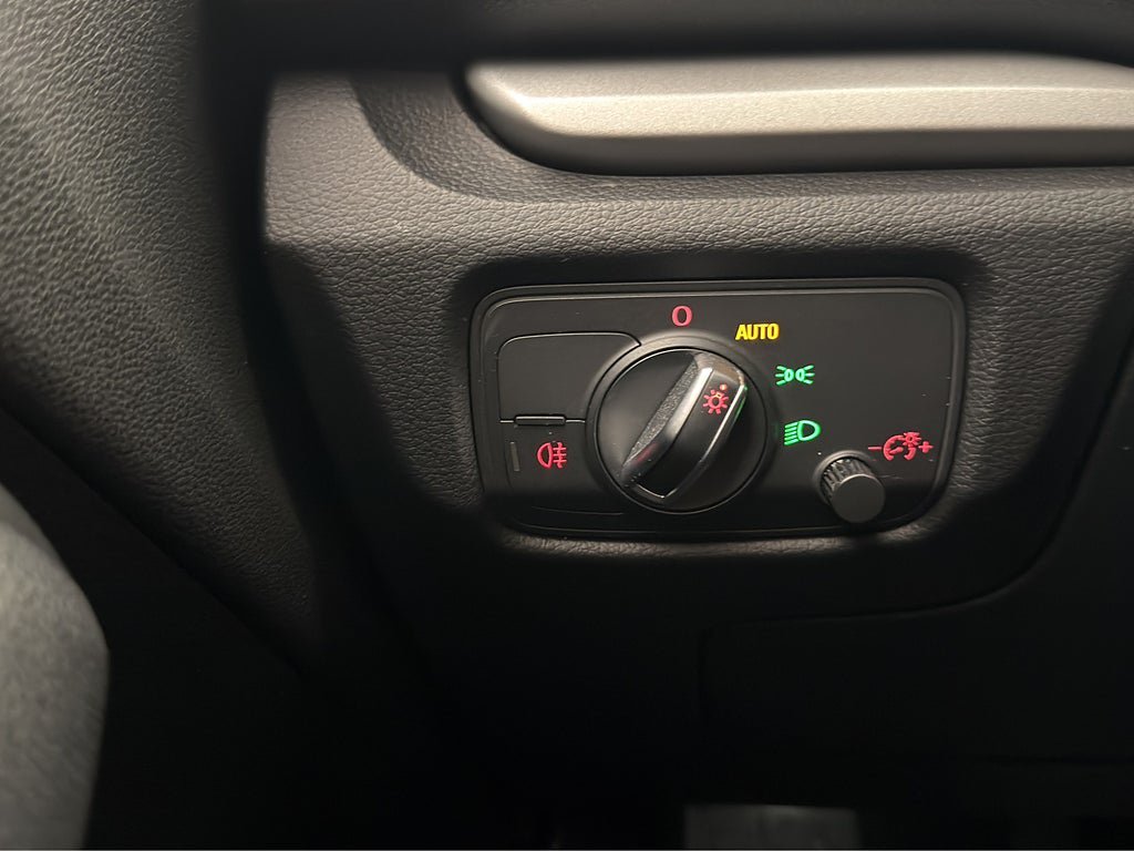 Vehicle Image 26