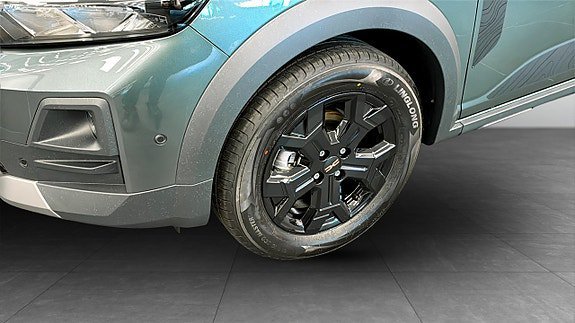 Vehicle Image 9