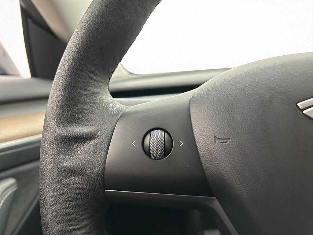 Vehicle Image 27