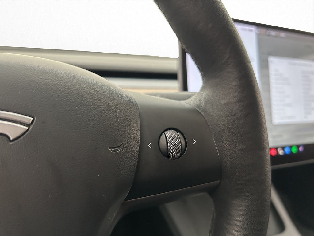 Vehicle Image 28