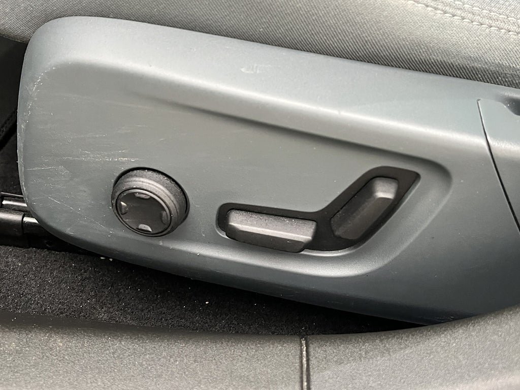 Vehicle Image 32