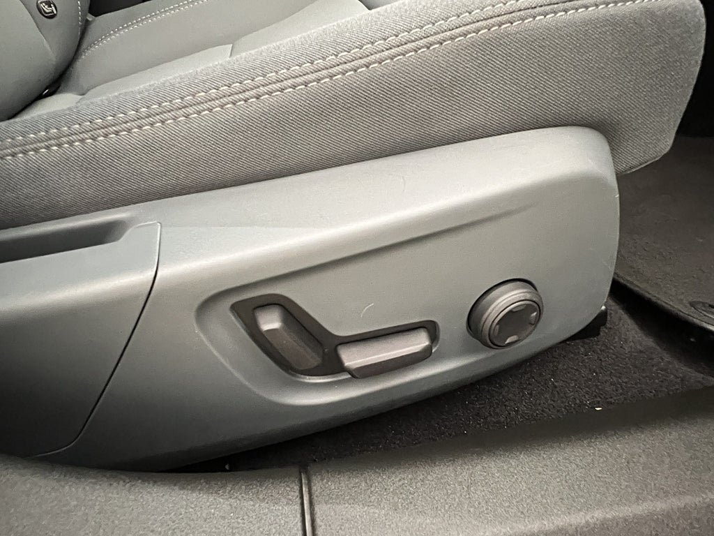 Vehicle Image 33