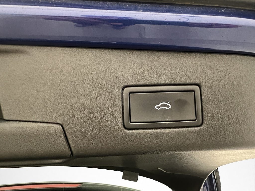 Vehicle Image 27