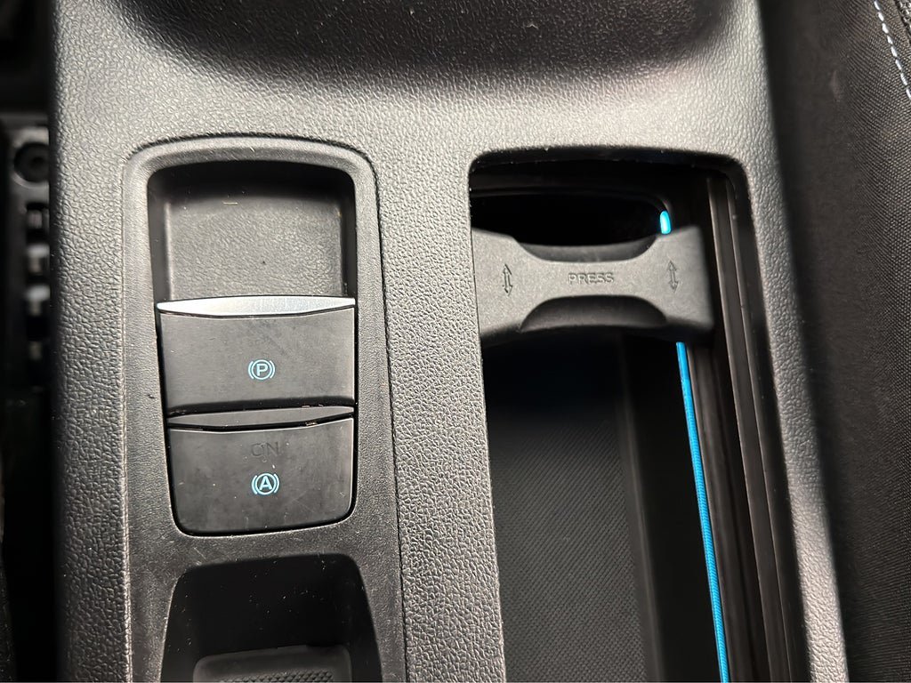 Vehicle Image 25