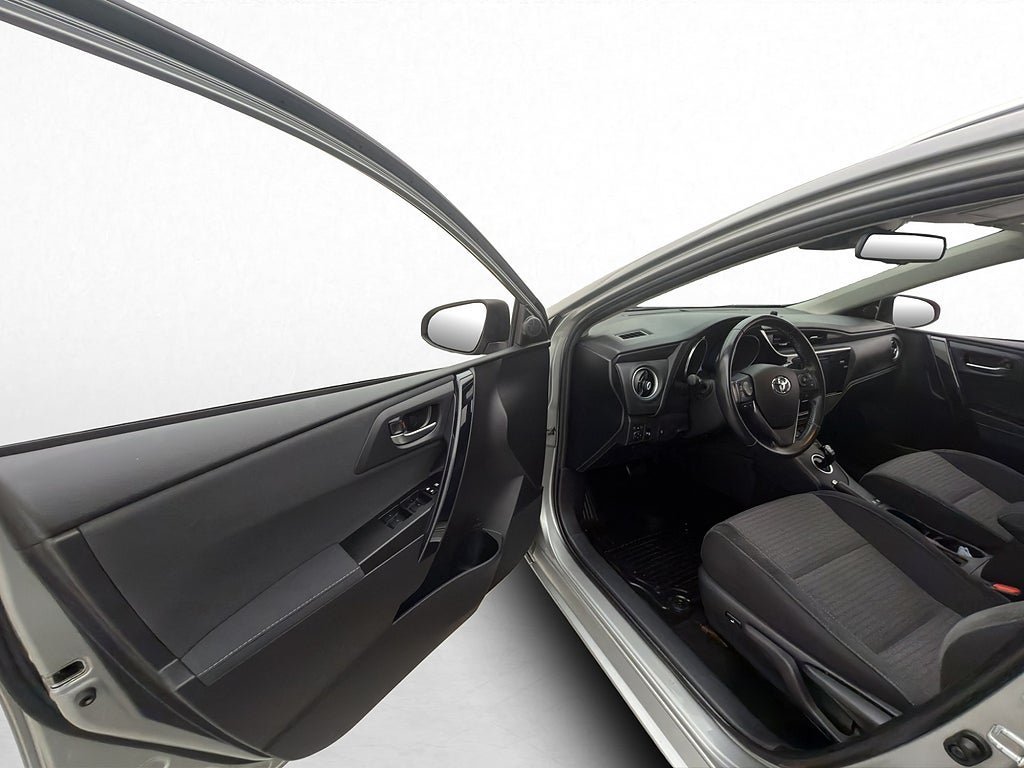 Vehicle Image 10