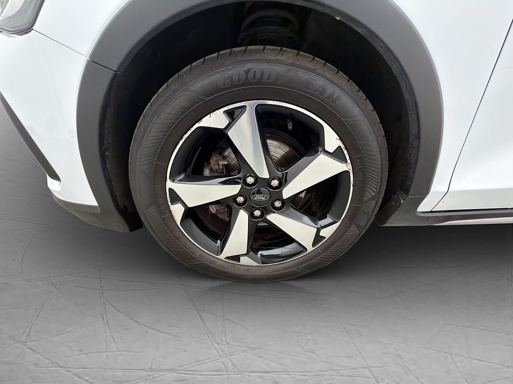 Vehicle Image 32