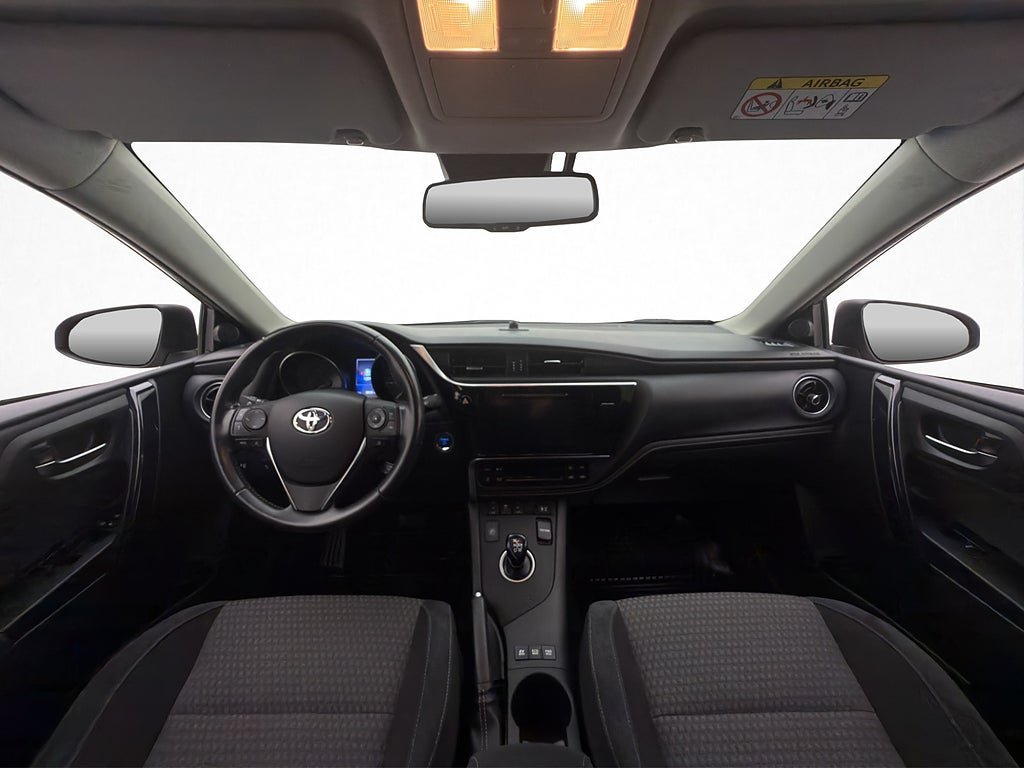Vehicle Image 12
