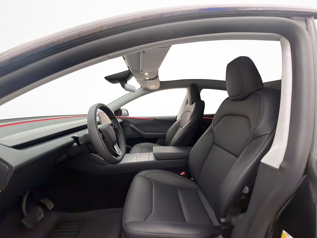 Vehicle Image 23