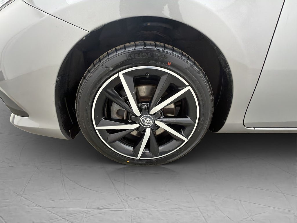 Vehicle Image 30