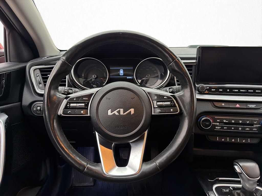 Vehicle Image 12