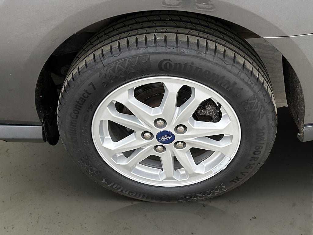 Vehicle Image 27