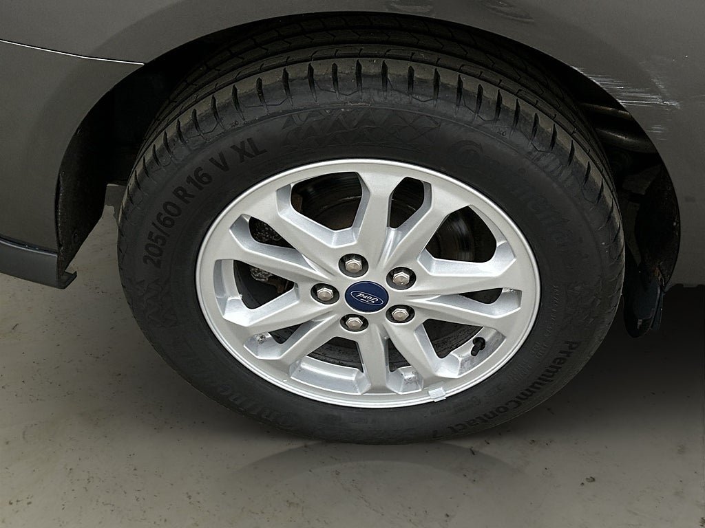 Vehicle Image 28