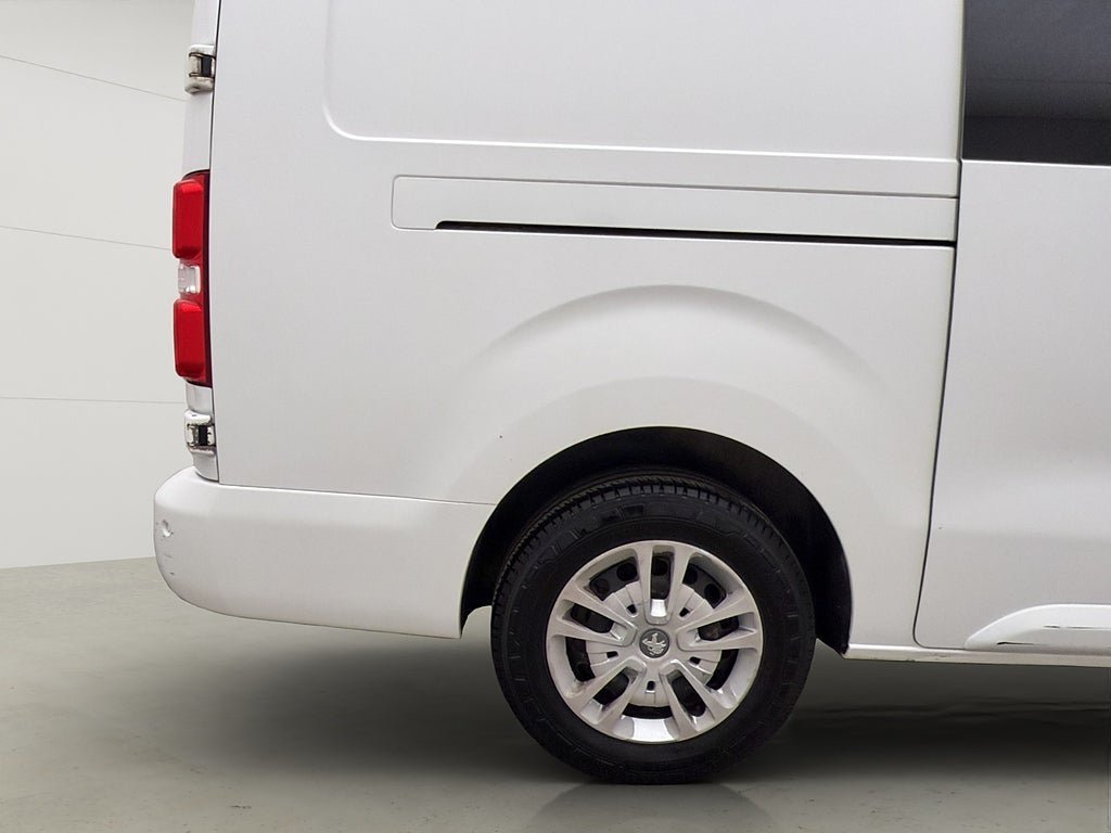 Vehicle Image 33
