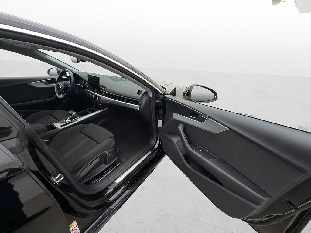 Vehicle Image 15