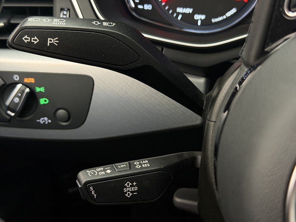 Vehicle Image 32