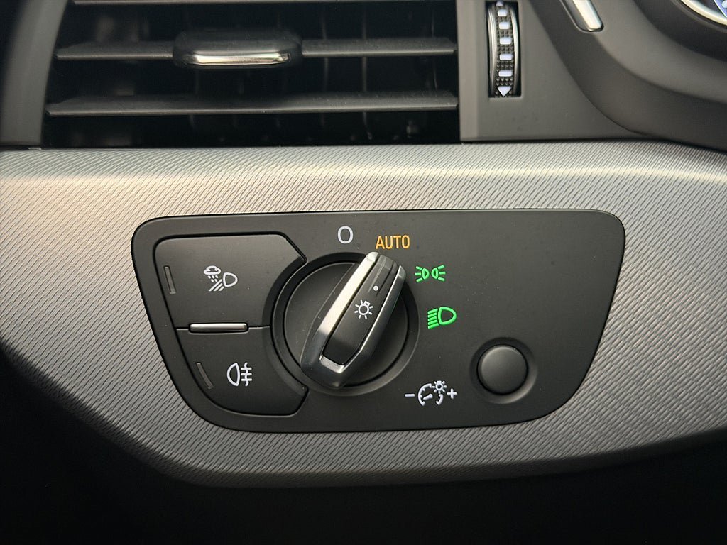 Vehicle Image 33