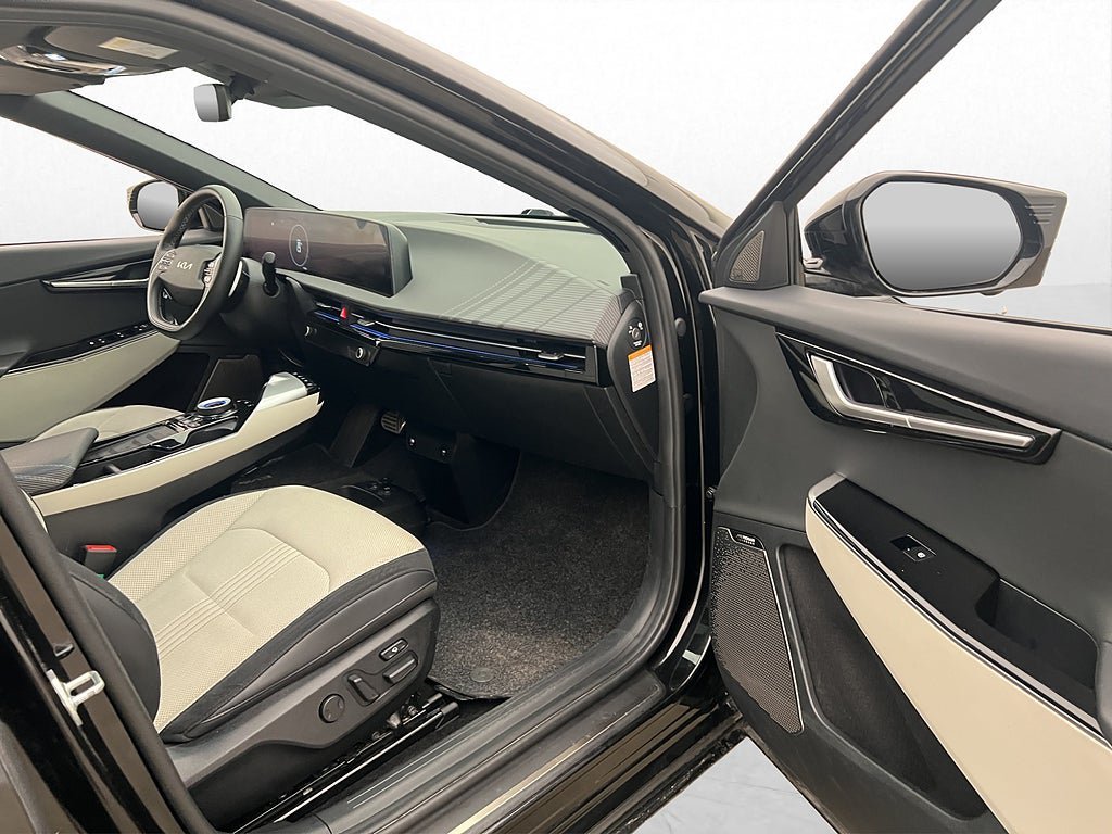 Vehicle Image 34