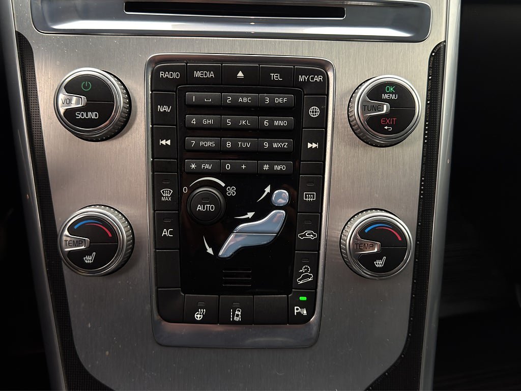 Vehicle Image 24