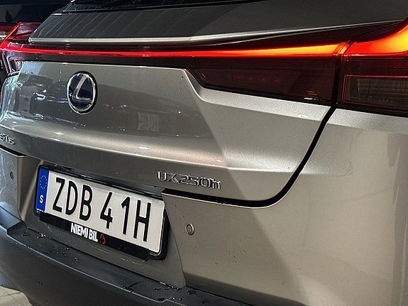 Vehicle Image 21
