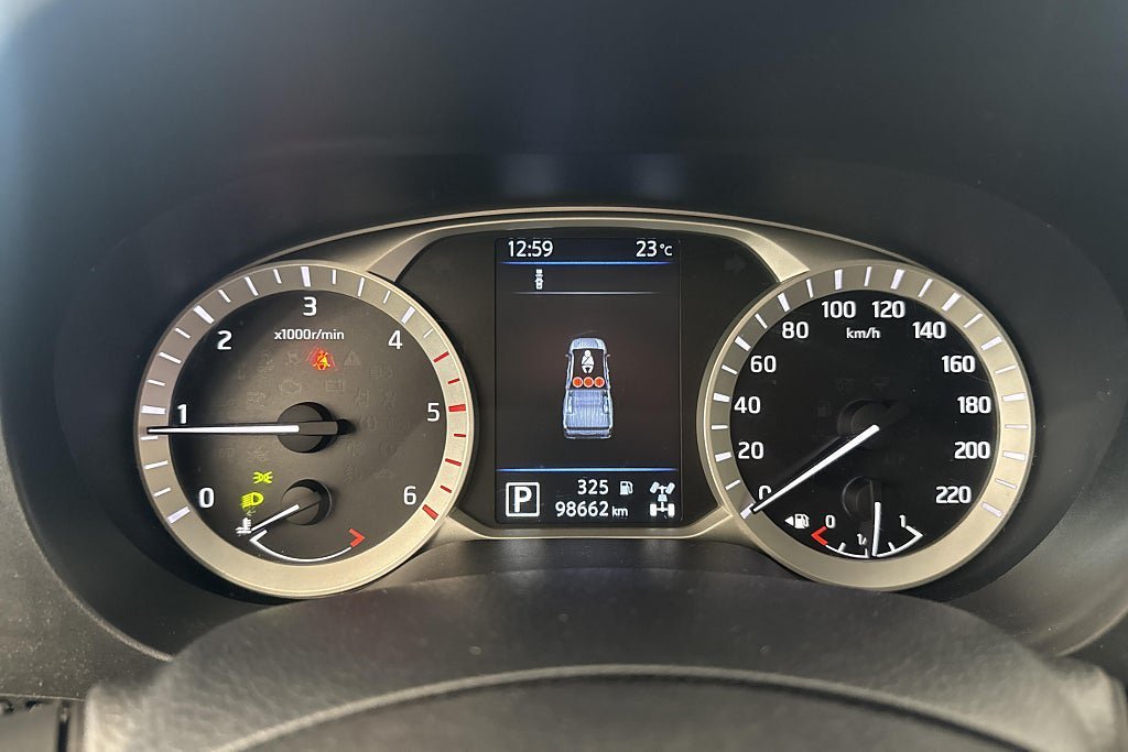 Vehicle Image 25