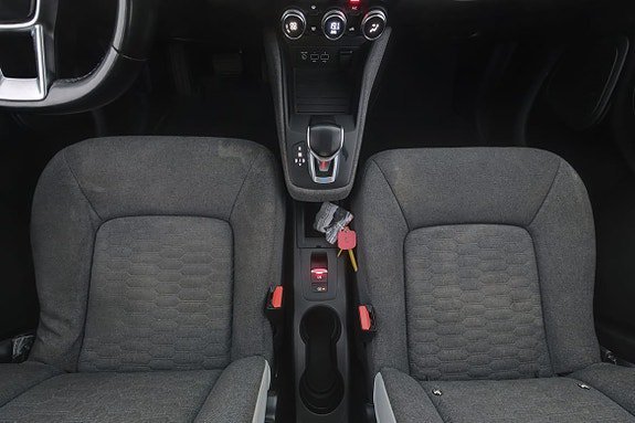 Vehicle Image 16