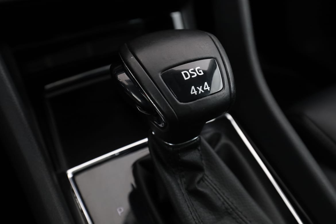 Vehicle Image 25