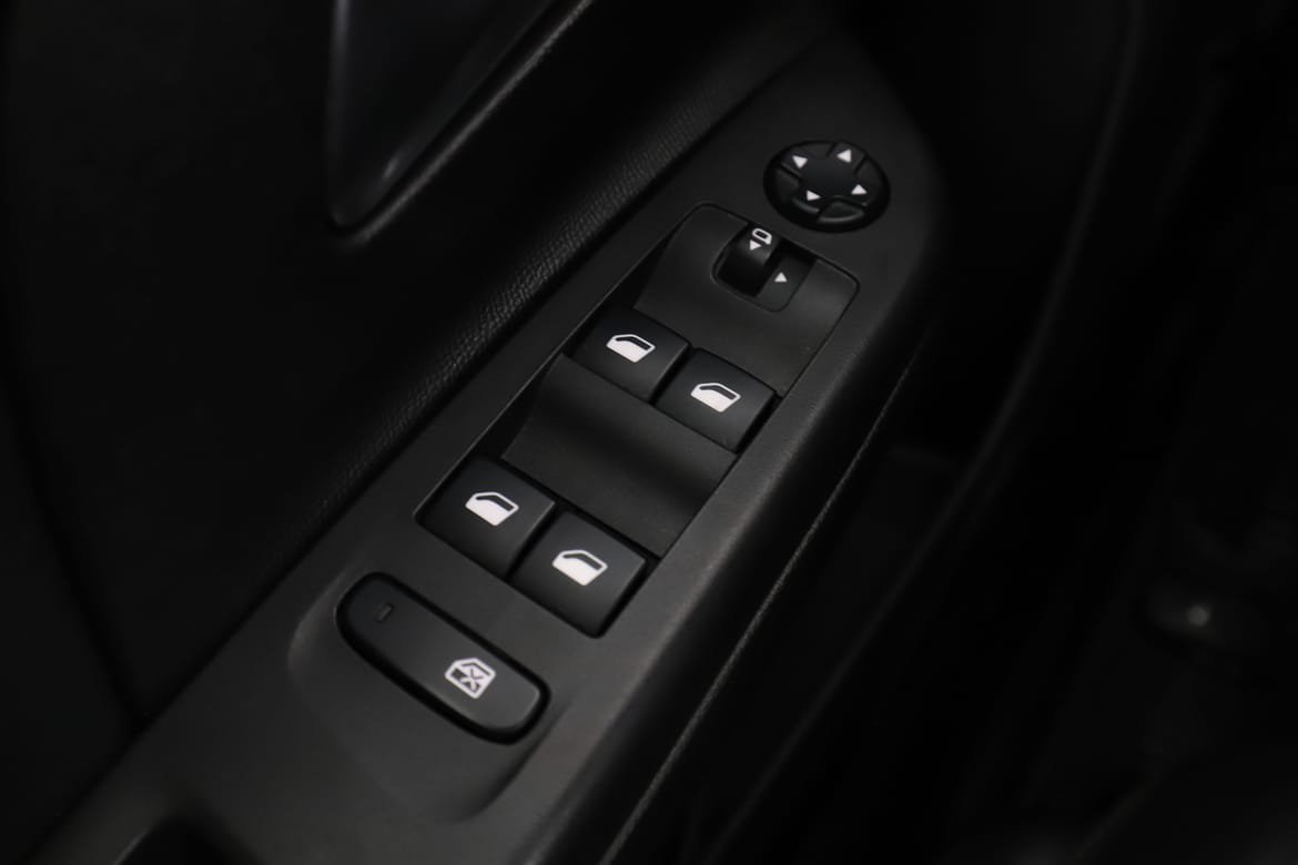 Vehicle Image 33