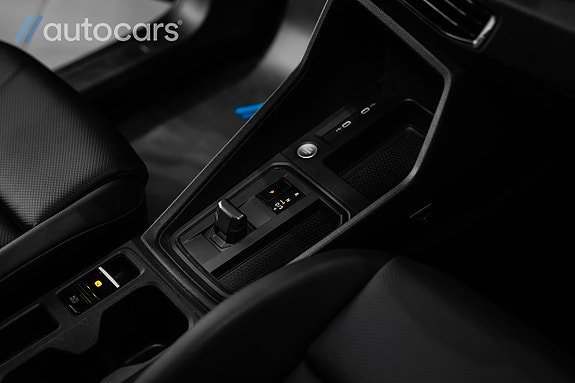 Vehicle Image 29
