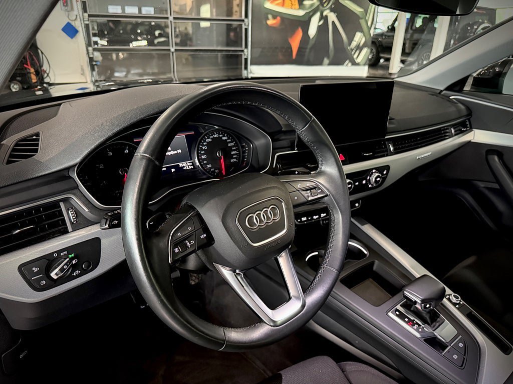 Vehicle Image 18