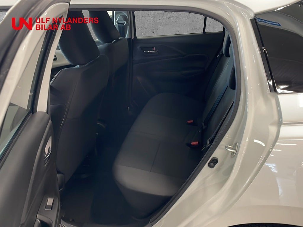 Vehicle Image 9