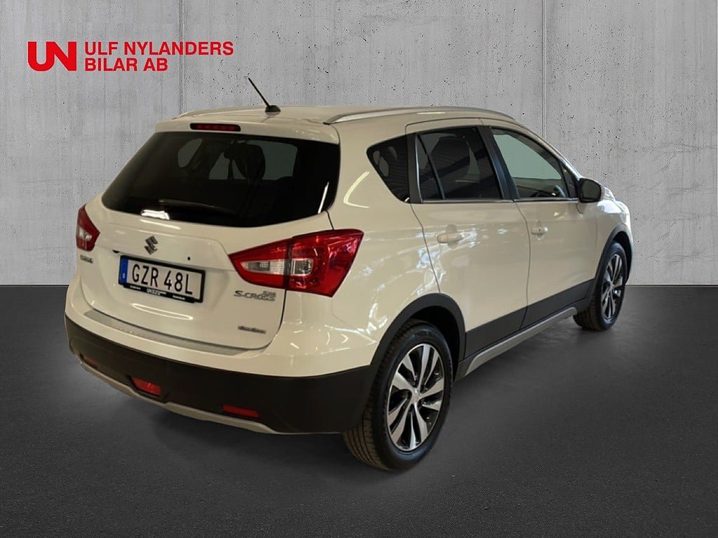 Vehicle Image 4