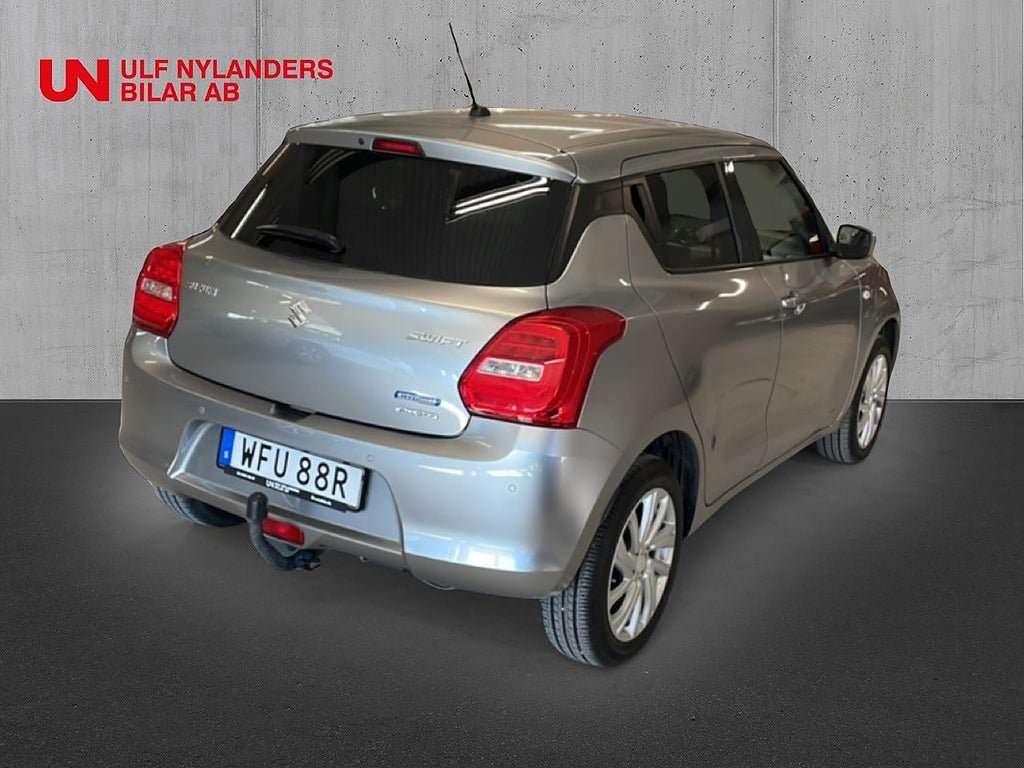 Vehicle Image 4