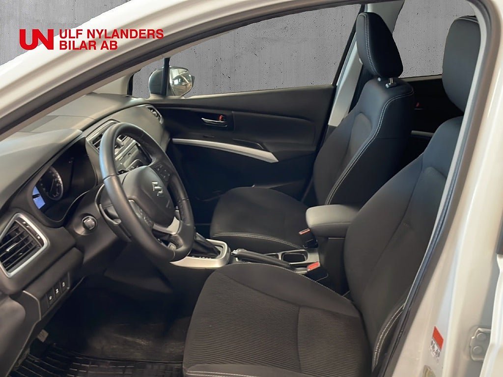 Vehicle Image 8