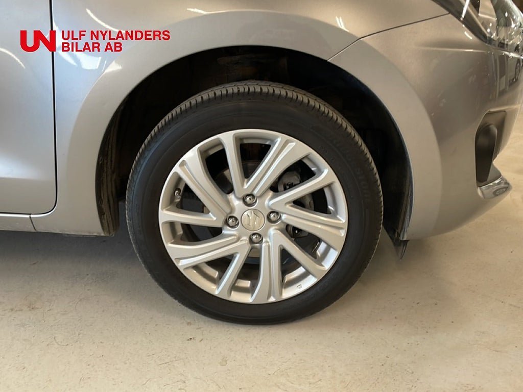 Vehicle Image 15