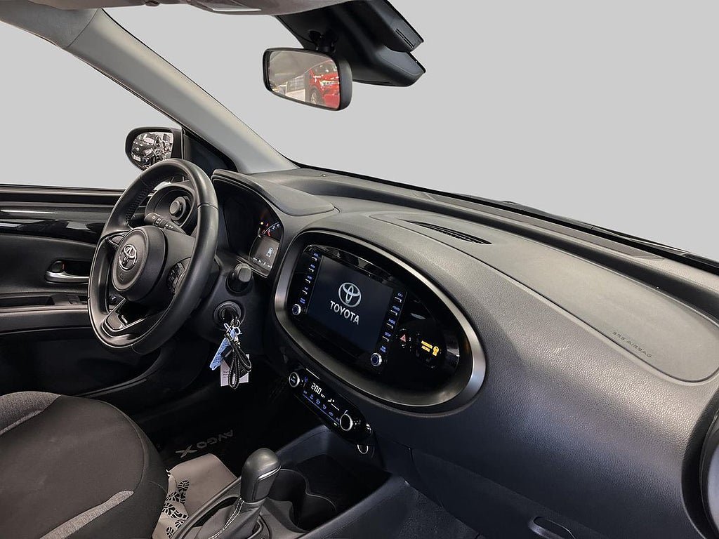 Vehicle Image 10