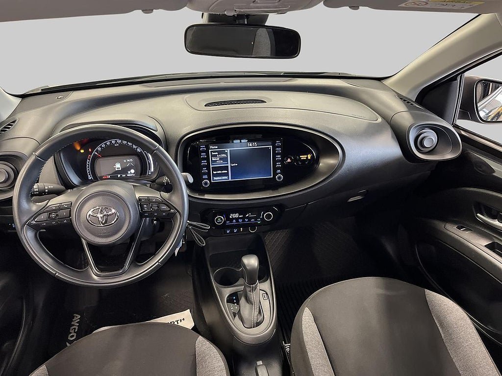 Vehicle Image 12